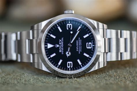 the rolex explorer reference 214270